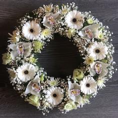 Classic White Wreath
