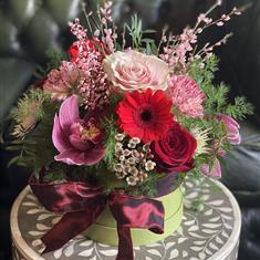 Red &amp; Pink Hatbox Arrangement