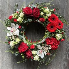 Contemporary Red &amp; White Wreath